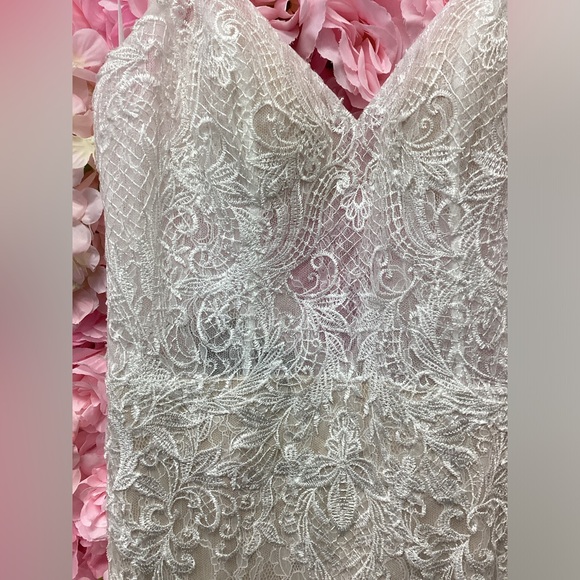 Alyce Paris 7028 Ivory-Sand Size Lace V Neck Sleeveless Wedding Dress NWT - Picture 4 of 6